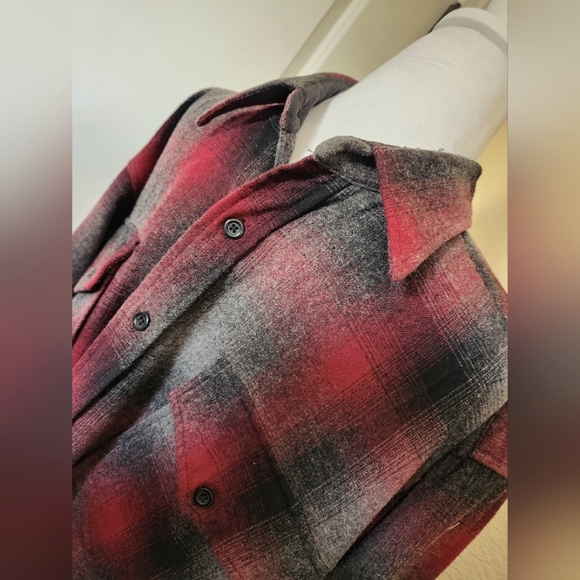 Men's Pendleton Button Down Wool Shirt, Size Medium - Picture 3 of 7